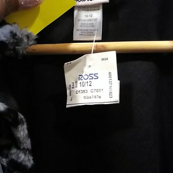 SALE $15 - Picture 4 of 6